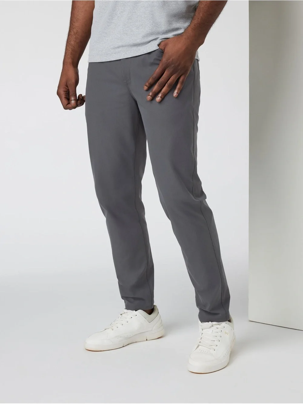 Vuori Meta Pant Athletic Slim Fit Charcoal Performance Pants Men’s 34 NWOT